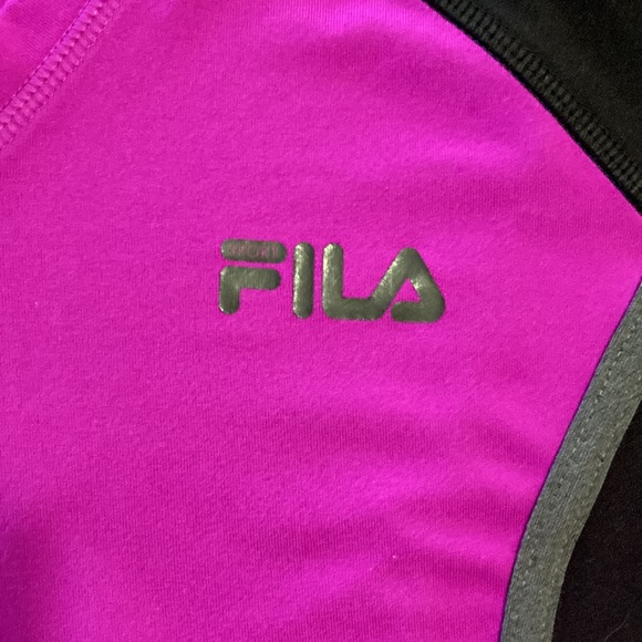 Fila sport running Size XL magenta, black & gray V-neck sweater Made in Vietnam. - Picture 6 of 9
